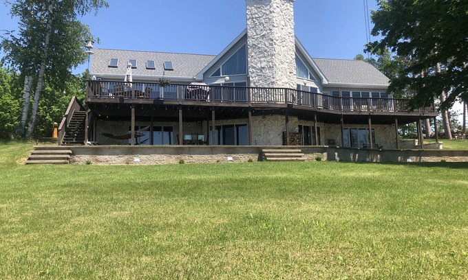 Ingalls Casa | Come and relax at the Lake House!