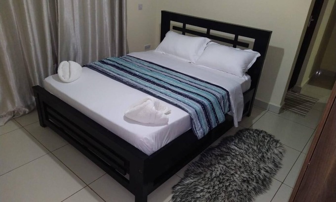 Kisumu Apartamento | Come as a guest live as family, located 100mtrs off Mamboleo- Miwani Road.