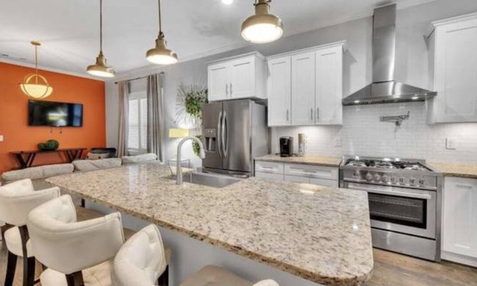 West End Casa | Come book a relaxing stay at the Golden Sunshine Retreat in ATL!