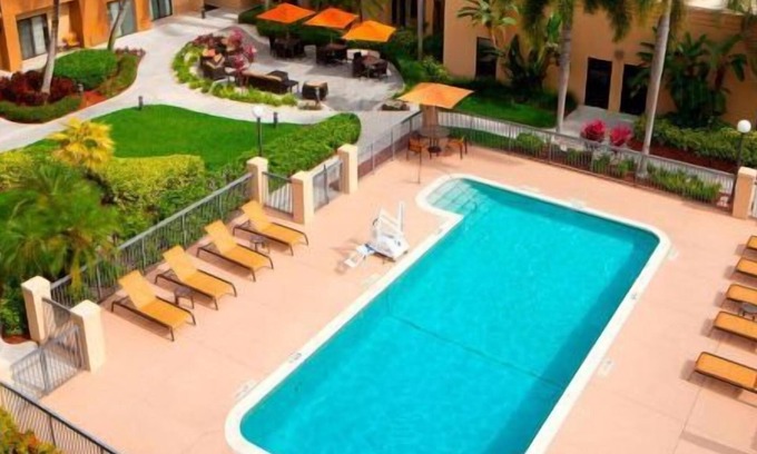 Boca Raton Hotel | Come Create Memories w/ Fun-filled Adventures at this Paradise! Pool, Parking!