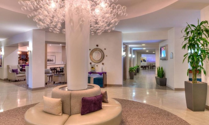 Buford Highway Casa | Live like a Local! Free Parking, Outdoor Swimming Pool!