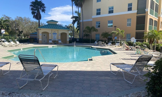 Burnt Store Marina Condominio | Come enjoy Sunny Florida and all the amenities of Burnt Store Marina!