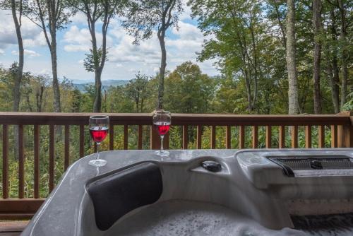 Wolf Laurel Chalet De Esquí | Come Enjoy the Mountain Sunsets, Near Asheville