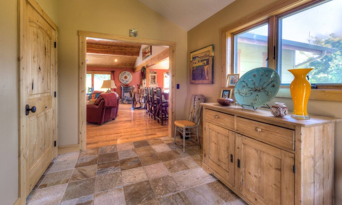 Hamilton Casa | Ven y experimenta Montana en el hermoso país de Big Sky
