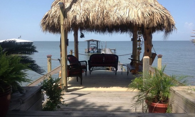 Bacliff Cabaña | Come Friday Cottages on the Bay
