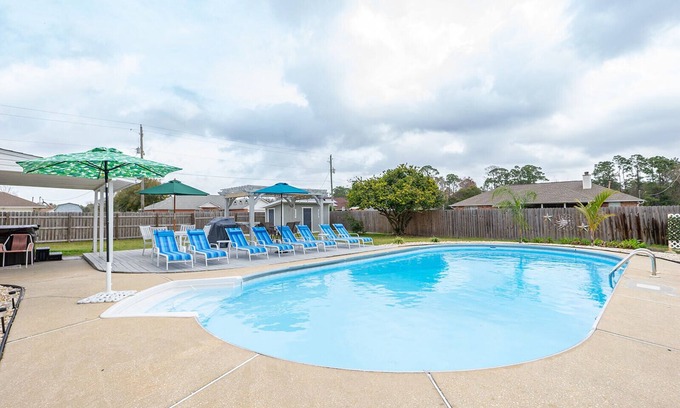 Pensacola Casa | Perfect for Families Private Pool, Hot tub, Fenced Yard, Pets ok, Near Beaches