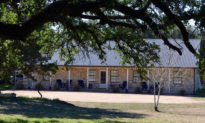 Belton Casa | Ven a relajarte en el Stonehaus
