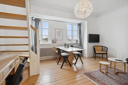 Aalborg Apartamento | Come Stay 2BR Lejlighed nær Centrum & Togstation