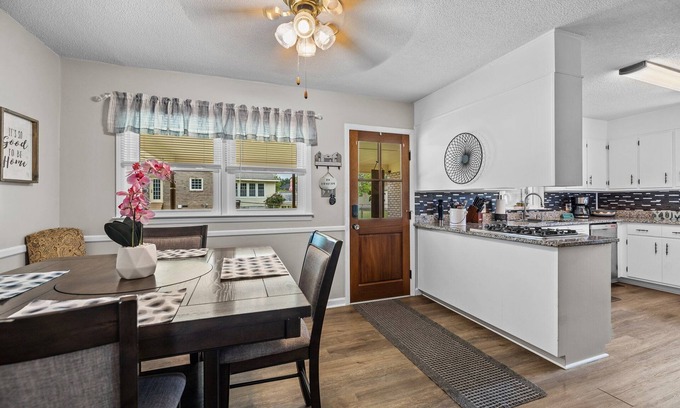 Rock Hill Casa | Come stay and enjoy the cozy & comfortable Frances House!