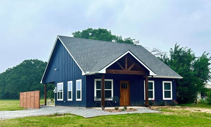 Gober Casa | Come stay at Two Lakes Cottage just minutes away from Bois d’Arc Lake