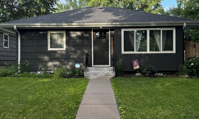 Harrison Casa | Come stay, relax and unwind at this centrally-located home in Willard Hay.