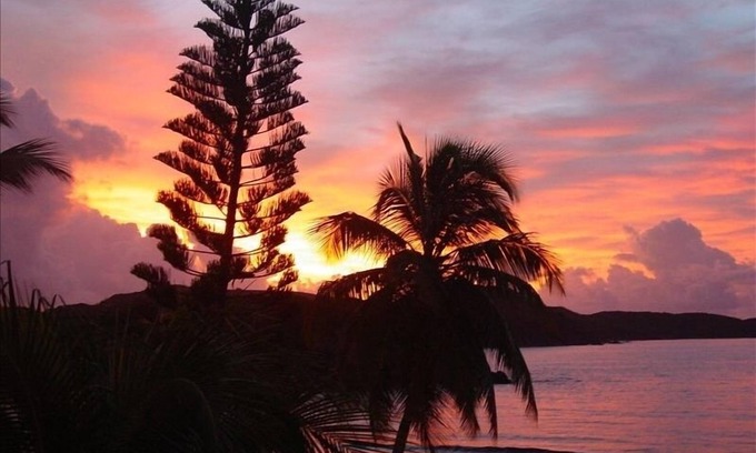 Bolongo Bay Condominio | Come to Paradise! Relax and Enjoy Island Life!!!