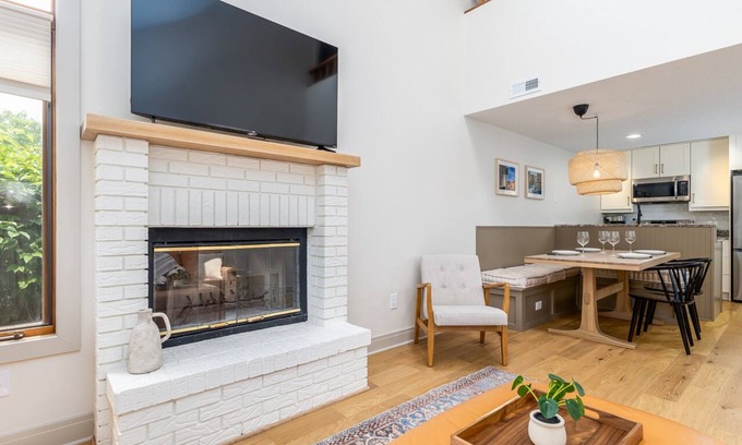 The Galena Territory Casa | Come Vibe @ Valleywood! 2BR Modern TH - Marina and Club Access!