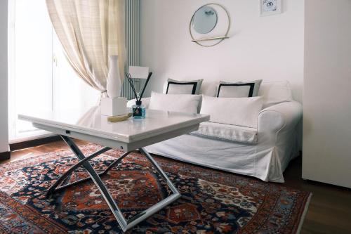 Guastalla Apartamento | ComeCasa Flowery Terraced Apartment