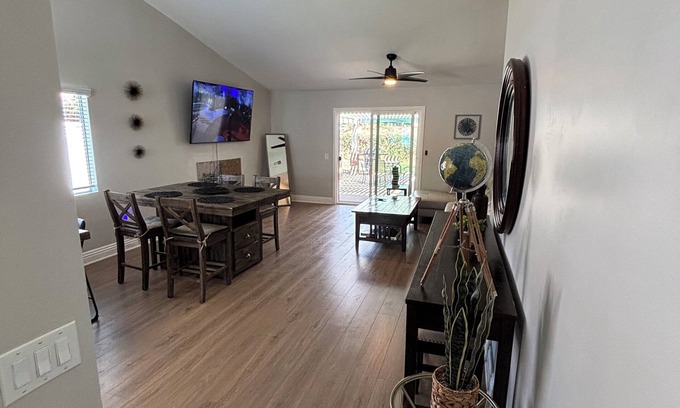 Corona Casa | Comfort 4 Bedroom 2 Bath with AC