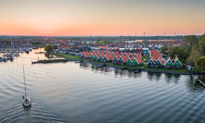 Volendam Apartamento | Comfort 4-person apartment in the holiday park Landal Volendam