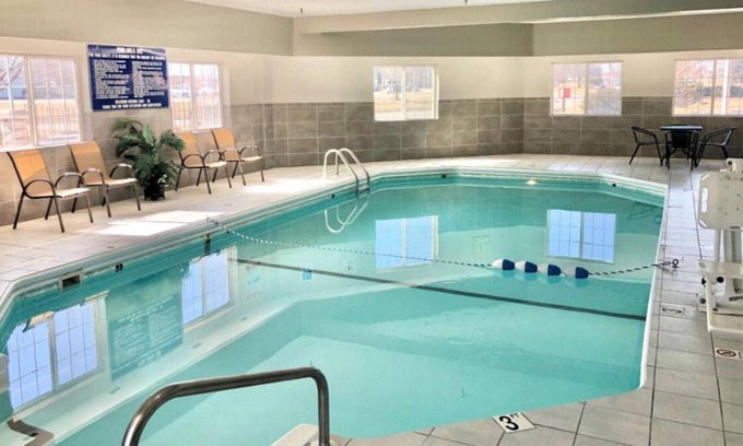 Council Bluffs Casa | Comfort and Convenience! Pool, Free Parking, Near Union Pacific Museum