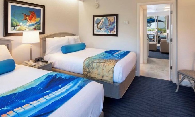 St. Pete Beach Hotel | Comfort and Convenience! 2 Units w/ Kitchenettes, Outdoor Pool