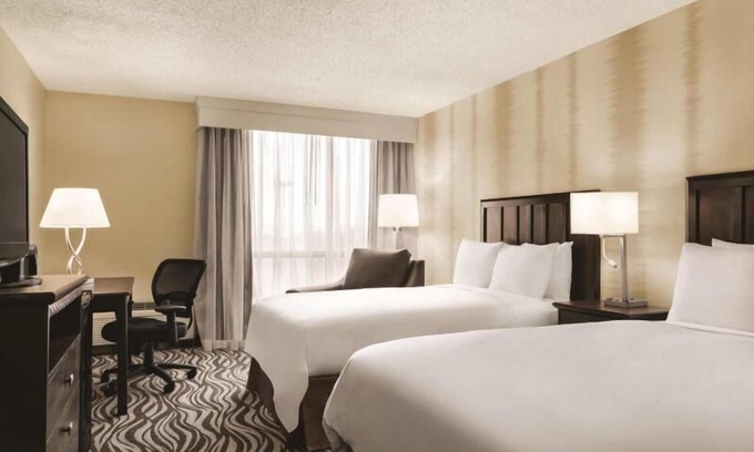 Fort Worth Hotel | Comfort and Convenience! On-Site Restaurant, Free Parking, Indoor Pool
