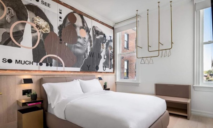 Beaconsfield Village Casa | Comfort and Convenience! Minutes to Shopping, Galleries and Restaurants