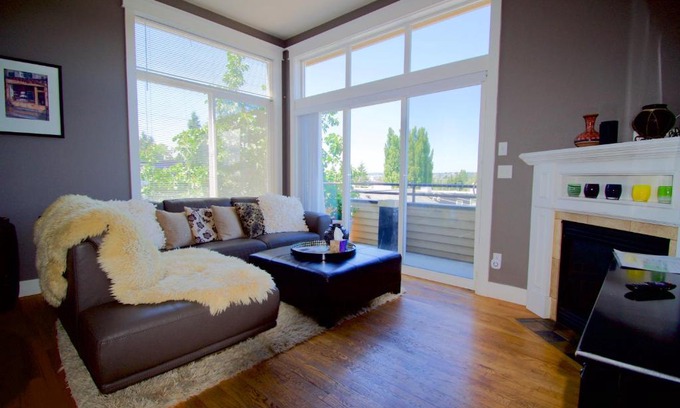 North Queen Anne Casa | Comfort and Grace Perched on Queen Anne Hill