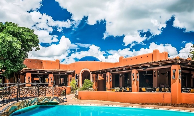 Livingstone Apartamento | Comfort and Relaxation! Three Units, Outdoor Pool, Free Parking, Scenic Views!