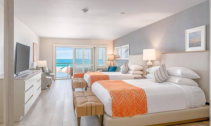 Carlsbad Village Hotel | Comfort and Relaxation! 2 Oceanfront Units, Swimming Pool, Beachfront Hotel!