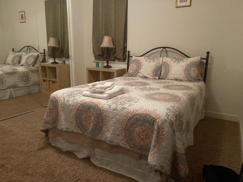 Vacaville Casa | Comfort and Style Queen bedroom