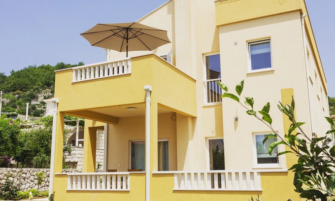 Orasac Apartamento | Apartamento moderno y confortable en zona tranquila.