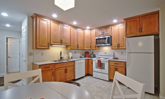 Hummelstown Apartamento | Comfort, charm, and convenience, close to Hershey, reserved off street parking