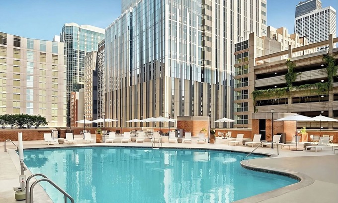 Streeterville Hotel | Comfort & Convenience, 2 Relaxing Units, Outdoor Swimming Pool, Parking