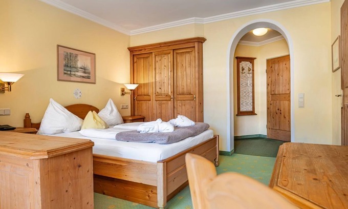 Dienten am Hochkoenig Casa | Comfort double room 25, 4-6 nights - Wellnesshotel Mitterwirt