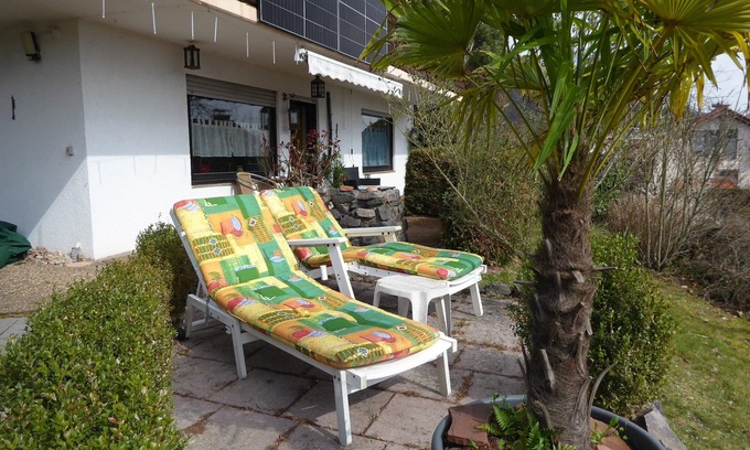 Albersweiler Apartamento | Comfort FEWO in a quiet south-facing slope, with Trifelsblick, great view, 68 qm2