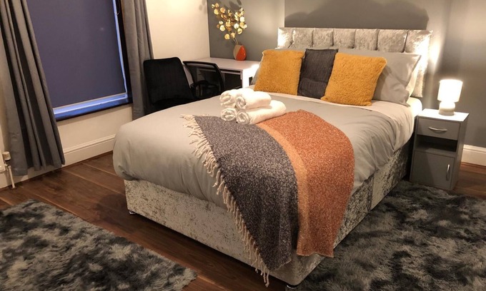 Bolton Casa | Comfort Home From Home Bolton Central Hilden St - Sleeps - 10