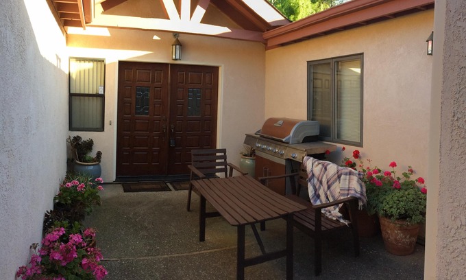 Davis Apartamento | Comodidad en Davis - ¡para ti y tu mascota!