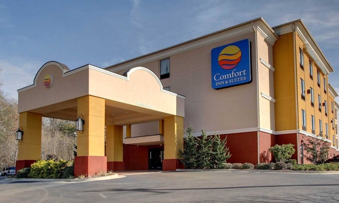 Clinton Hotel | Comfort Inn And Suites