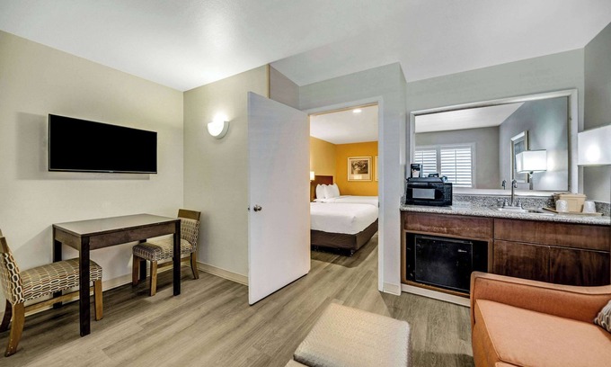 Beach Hill - Beach Flats Hotel | Comfort Inn Beach/Boardwalk Area