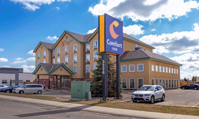 South Lethbridge Hotel | Comfort Inn