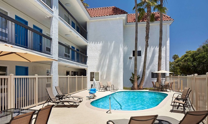 Leucadia Hotel | Comfort Inn Encinitas Near Legoland