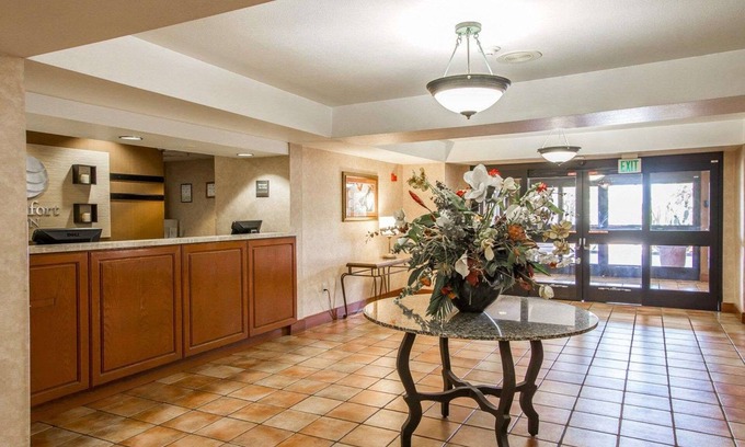 Estrella Hotel | Comfort Inn I-10 West at 51st Ave