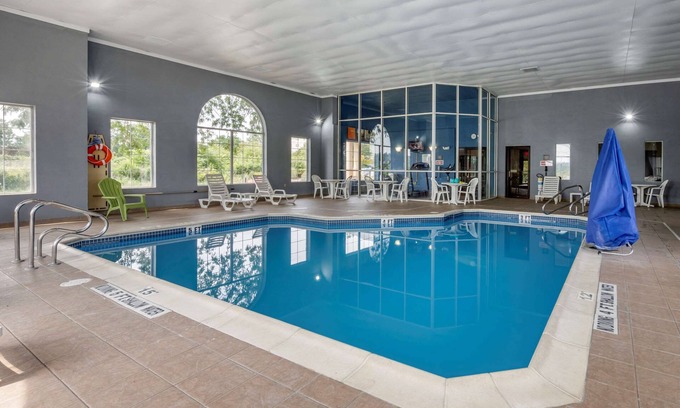 Strabane Hotel | Comfort Inn Meadowlands