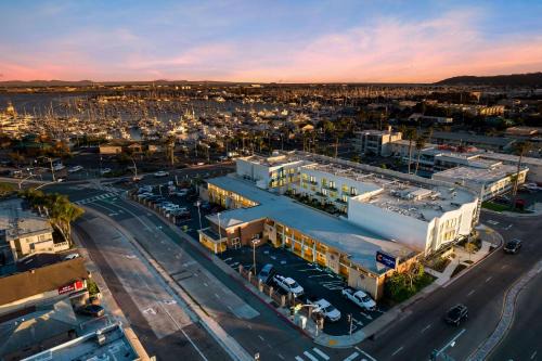 Roseville - Fleet Ridge Hotel | Comfort Inn San Diego Airport At The Harbor