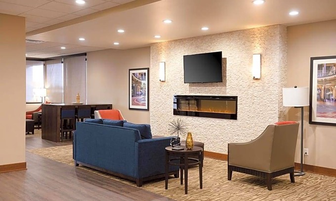 Downtown Des Moines Hotel | Comfort Inn & Suites Event Center