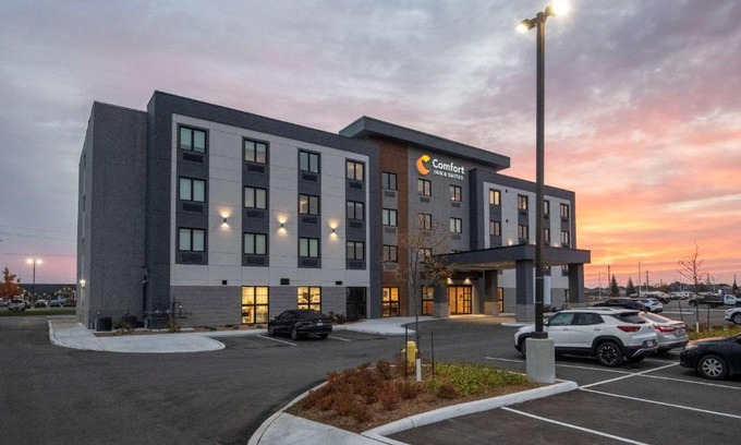 Carleton Place Hotel | Comfort Inn & Suites