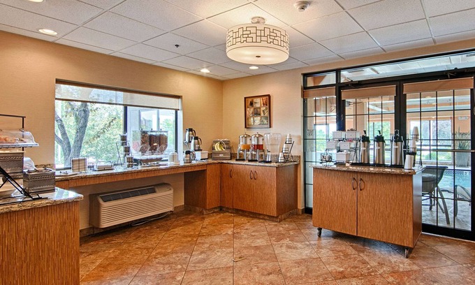 Akron Hotel | Comfort Inn & Suites Copley Akron