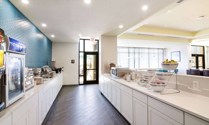Gulf Shores Hotel | Comfort Inn & Suites Gulf Shores East Beach near Gulf State Park
