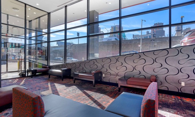 Mott Haven Hotel | Comfort Inn & Suites near Stadium