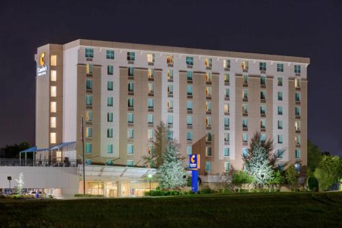 Downtown Little Rock Hotel | Comfort Inn & Suites Presidential