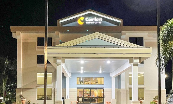 Fruitville Hotel | Comfort Inn & Suites Sarasota I75