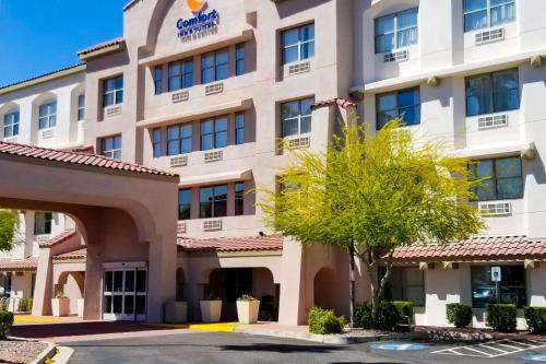 Tempe Hotel | Comfort Inn & Suites Tempe Phoenix Sky Harbor Airport